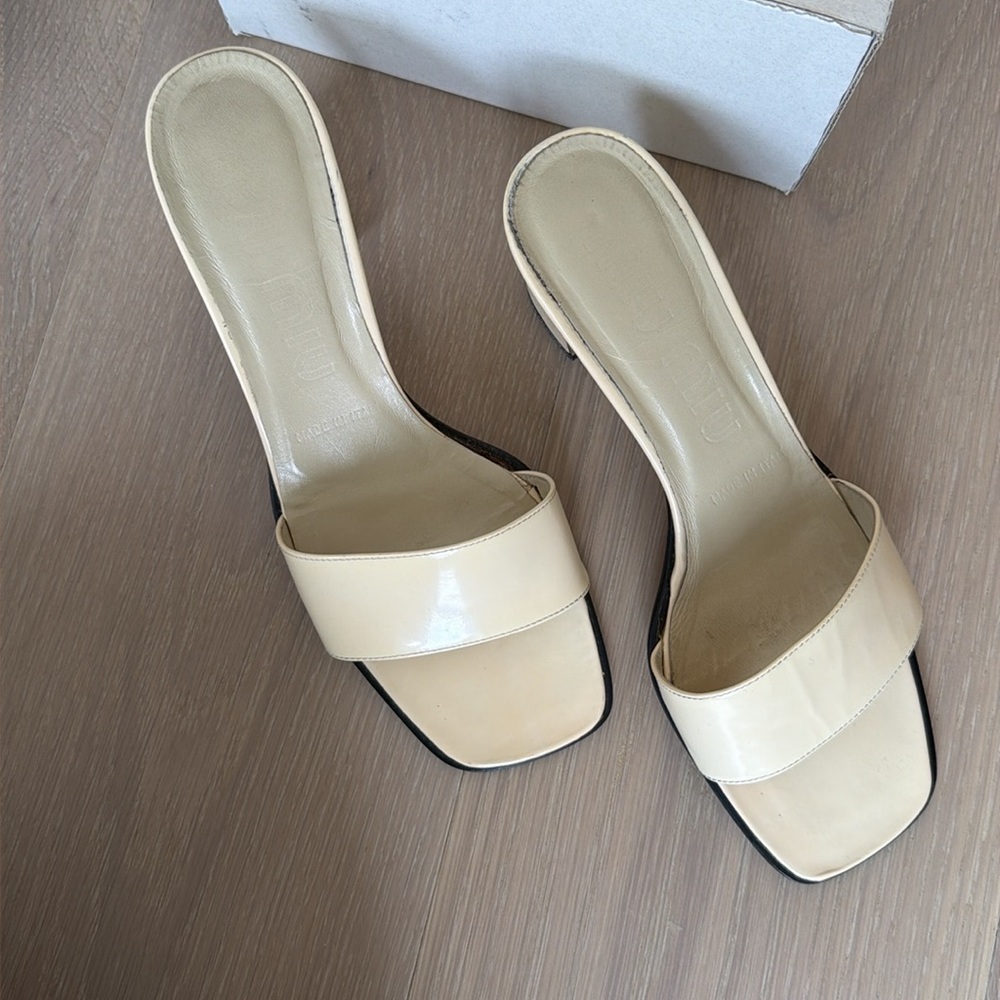 Miu Miu Cream Patent Leather Square Toe Block Heel Mules - Picture 3 of 4